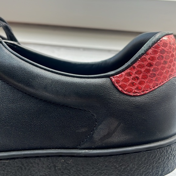 Gucci - Men’s Ace Sneakers - Black Leather - Picture 6 of 7